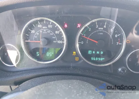 2015 Jeep Wrangler Unlimited Sahara z USA, uszkodzony, nr VIN 1C4HJWEG5FL776866